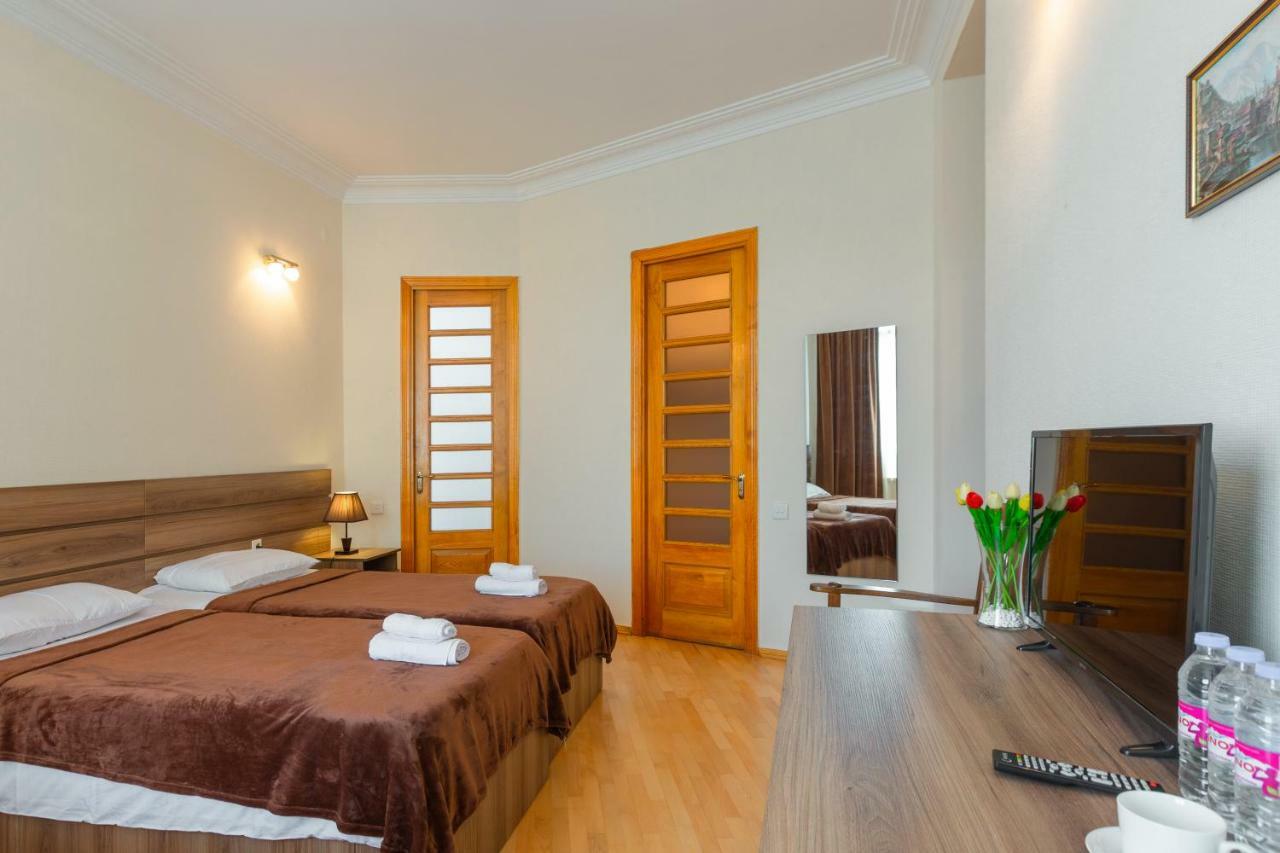 Villa Tiflisi Ngoại thất bức ảnh
