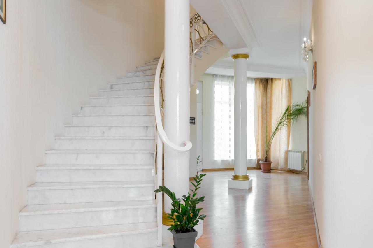 Villa Tiflisi Ngoại thất bức ảnh